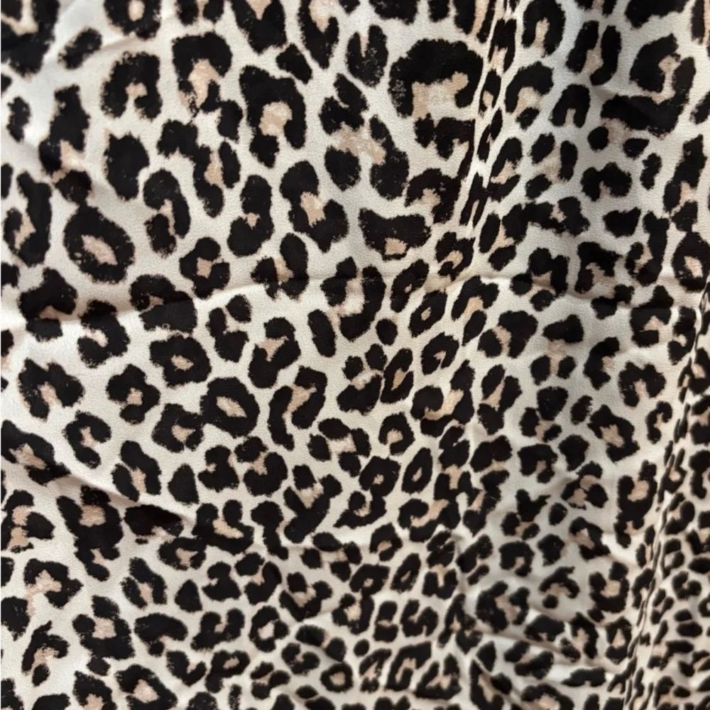 Carolina Belle Black and White Leopard Print Sleeveless Blouse - Picture 5 of 6